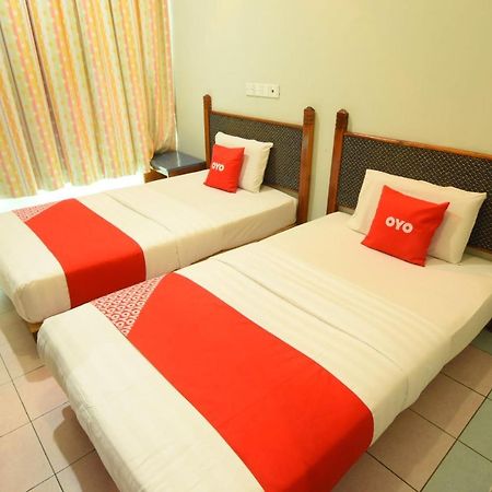 Oyo 89642 Highway Inn Mukah Buitenkant foto