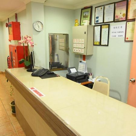 Oyo 89642 Highway Inn Mukah Buitenkant foto