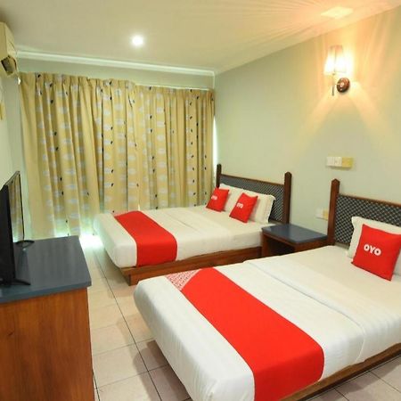Oyo 89642 Highway Inn Mukah Buitenkant foto