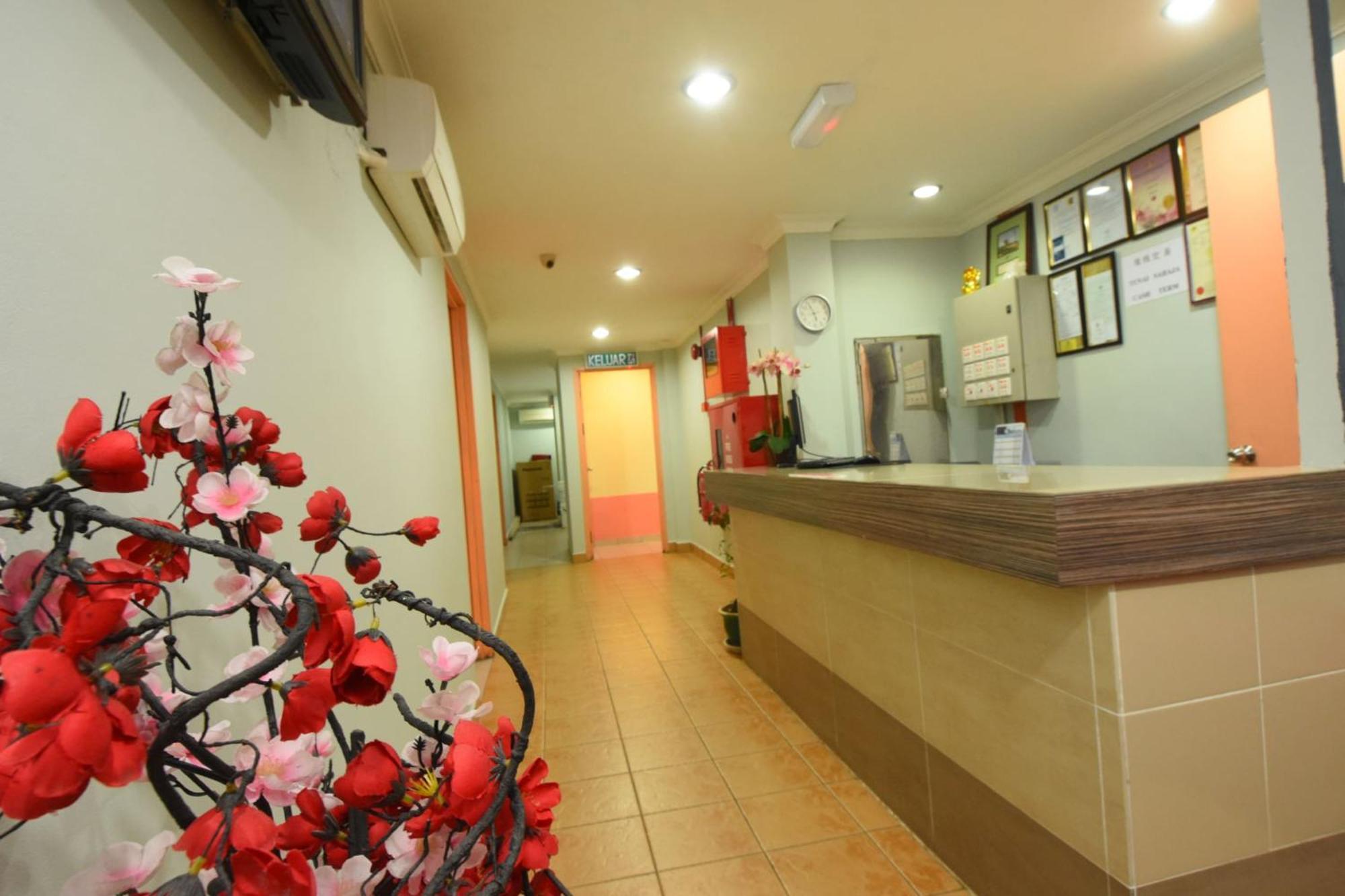Oyo 89642 Highway Inn Mukah Buitenkant foto