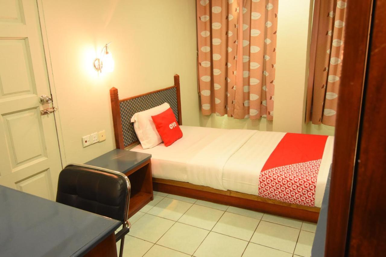 Oyo 89642 Highway Inn Mukah Buitenkant foto