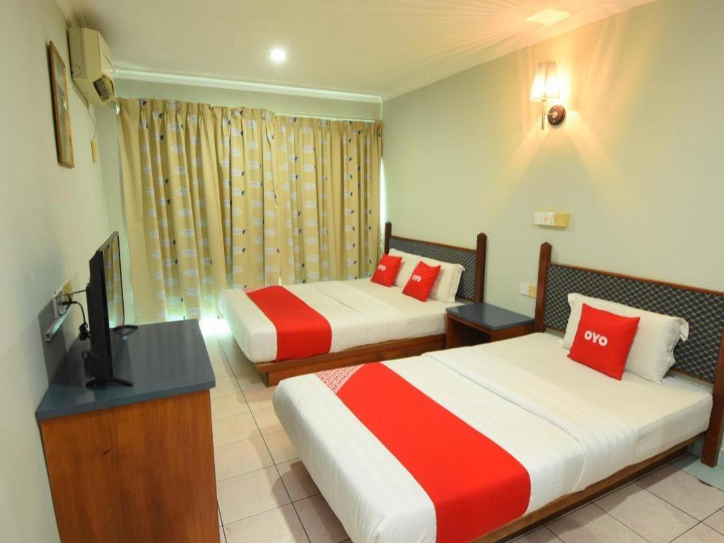 Oyo 89642 Highway Inn Mukah Buitenkant foto